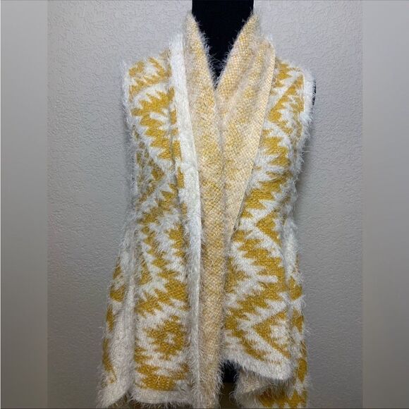 Yellow and white wrap sweater - Picture 6 of 11